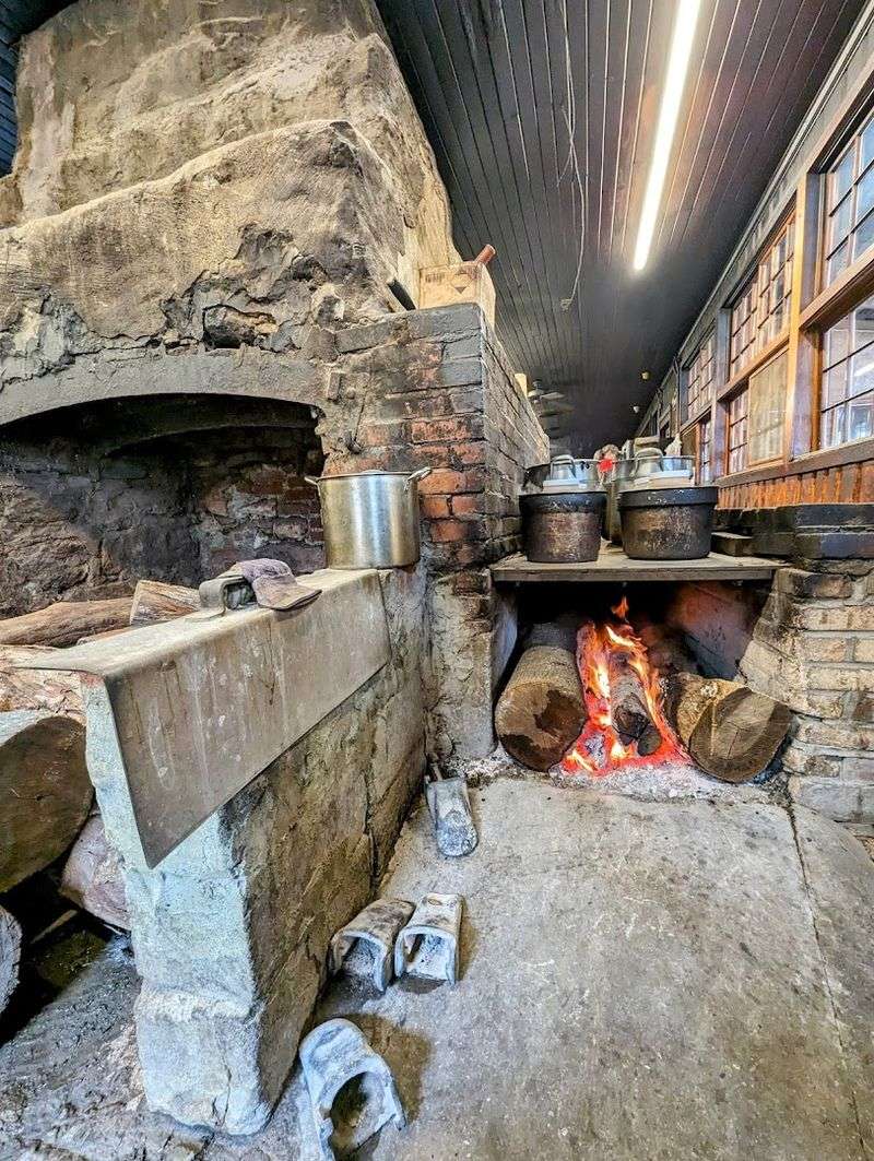 The Pit That Never Sleeps, Running Around The Clock Every Day