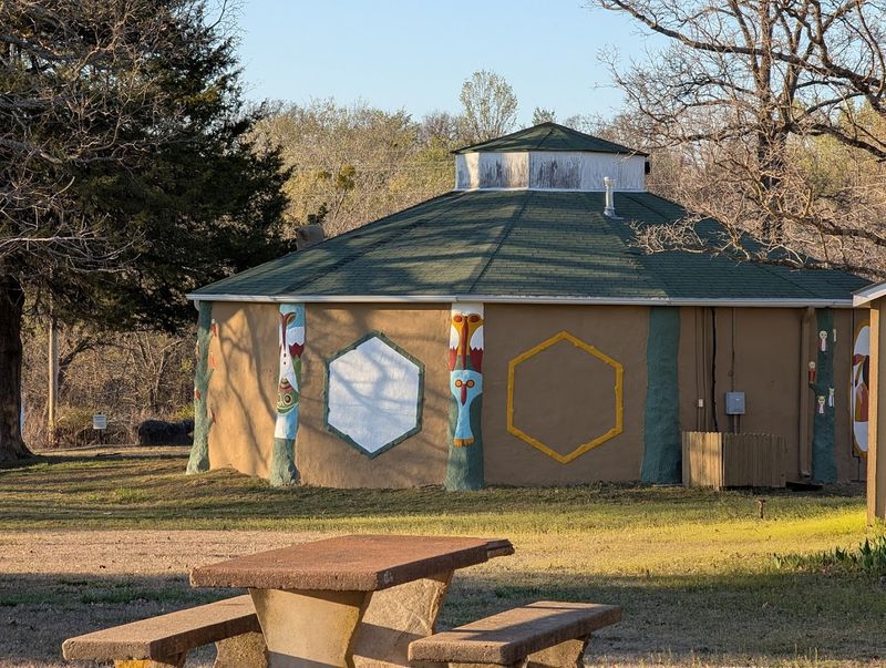The Eleven-Sided Fiddle House
