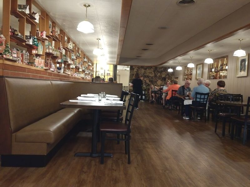 The Room Tells You Exactly What Kind of Meal You Are About to Have