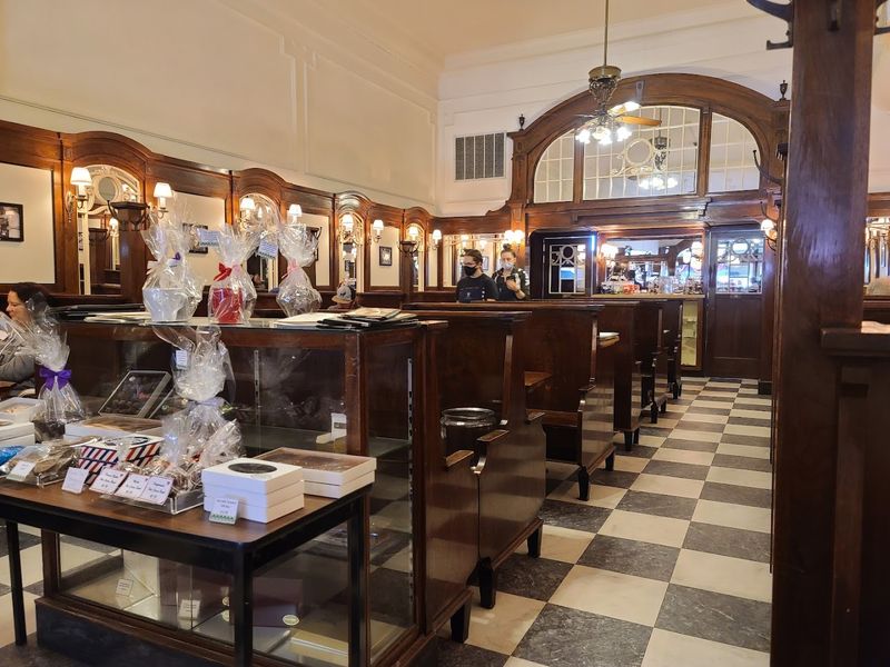 The Art Deco Interior That Froze Time