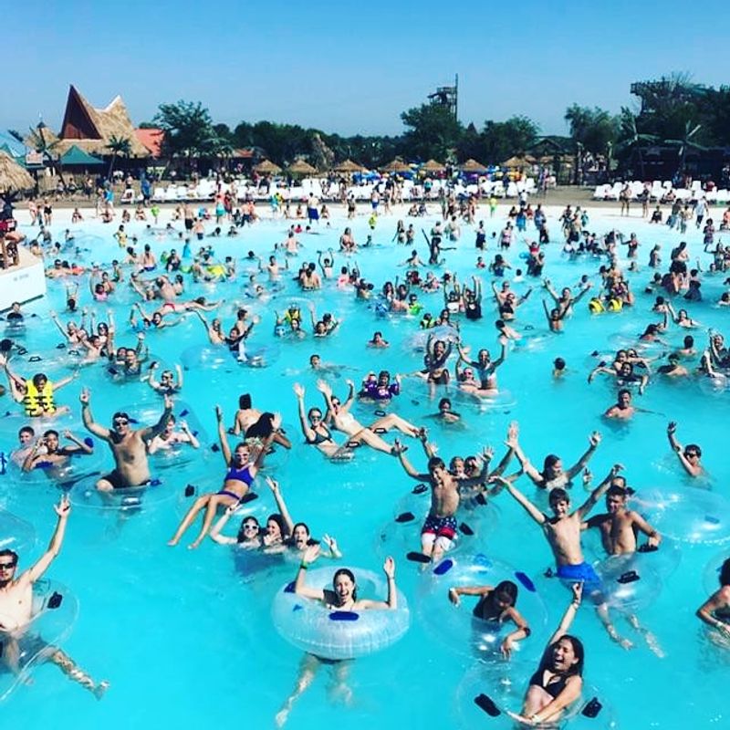 Lost Island Waterpark, Waterloo