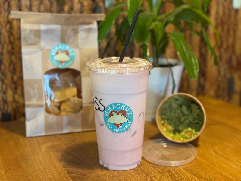 Aguas Frescas and Smoothies That Compete With The Food