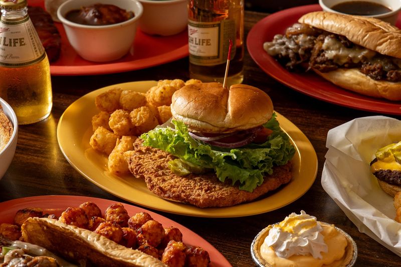 Broasted Chicken and the Sandwiches That Hold Their Own