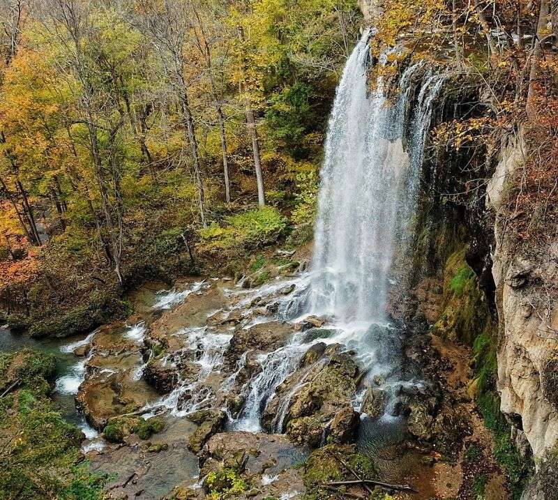 Falling Springs Falls