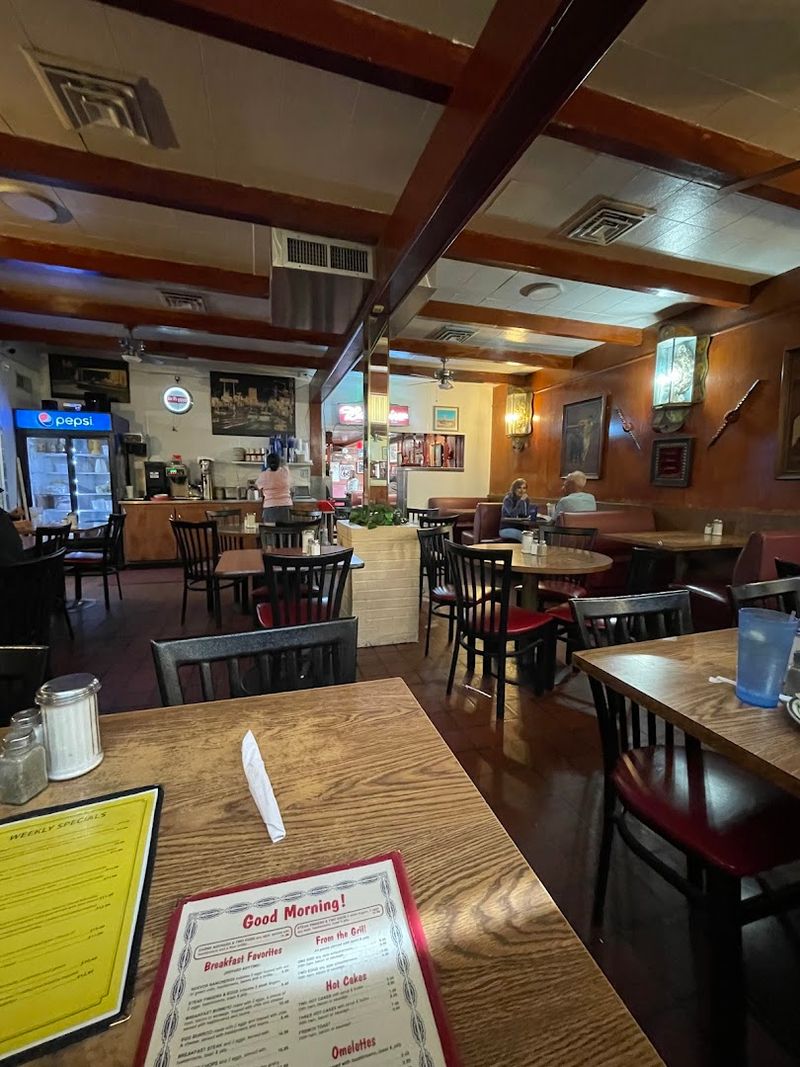 Mac's La Sierra