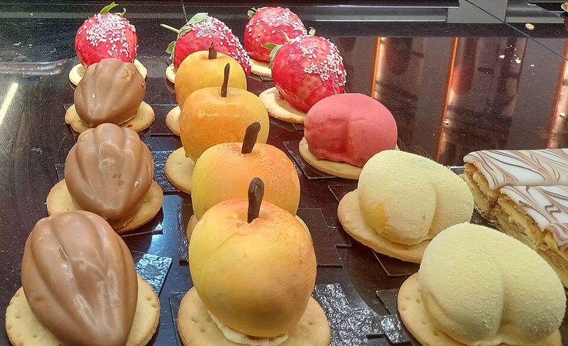 The Trompe L'oeil Pastries That Stop People Mid-Bite