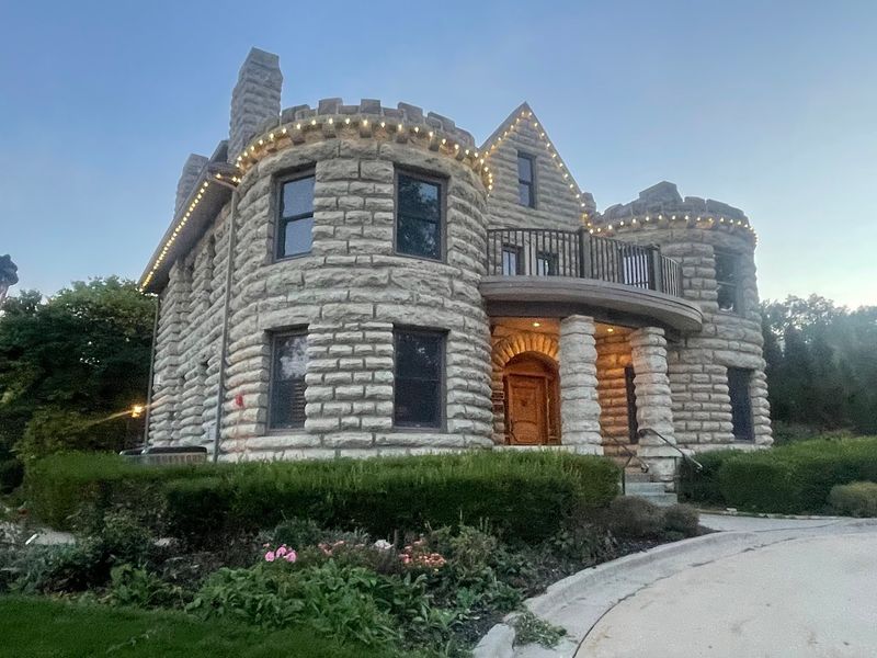 Wandering Vine At The Castle, Shawnee, Kansas