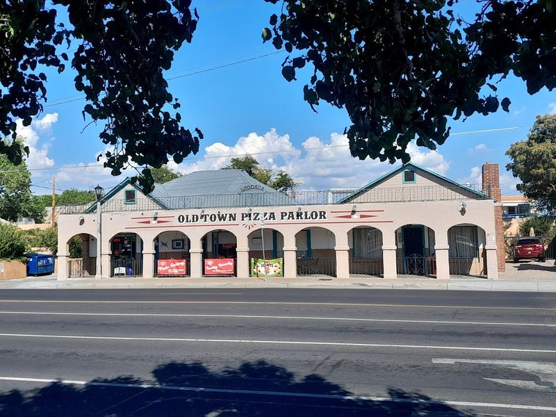 A Laid-Back Stop For Groups And Regulars