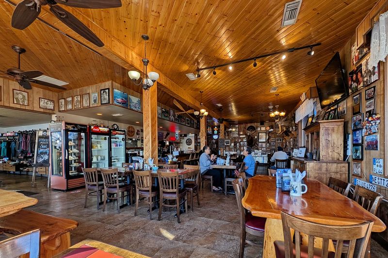 The Atmosphere That Matches The Food