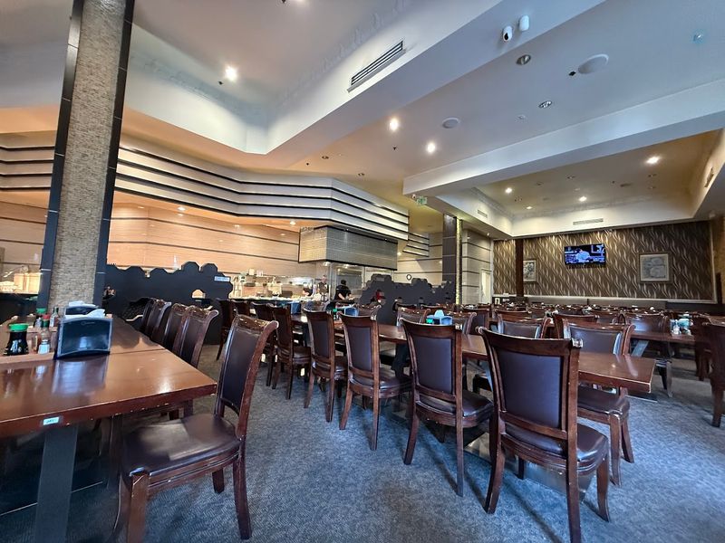 Vegas Seafood Buffet In Glendale Punches Above Its Weight