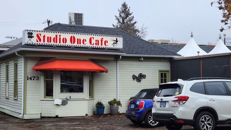 Studio One Cafe