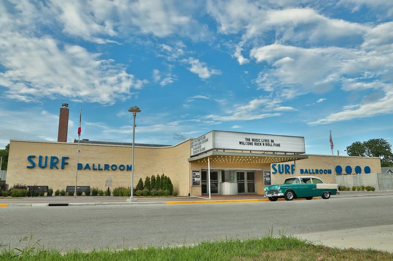 Live Music And The Surf Ballroom Connection