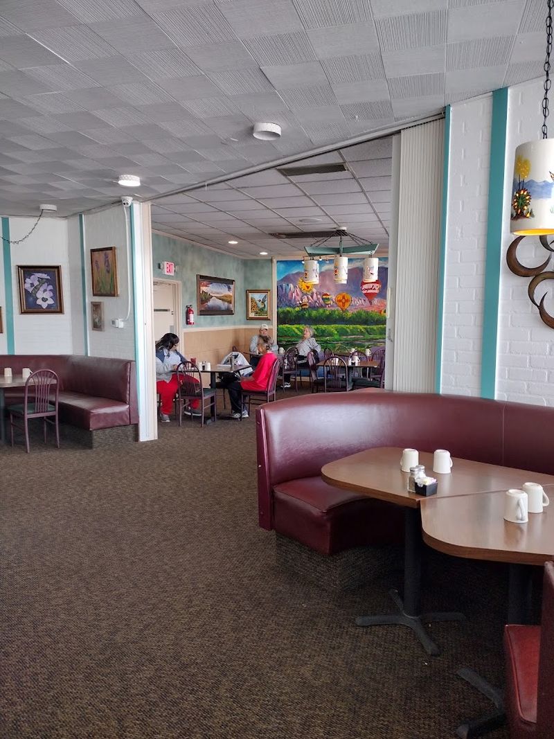 A Cozy Room Made For Regulars