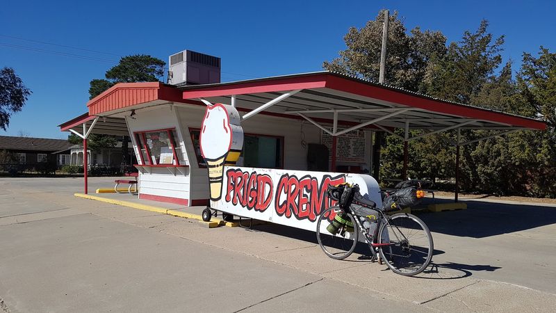 Frigid Creme, Dighton