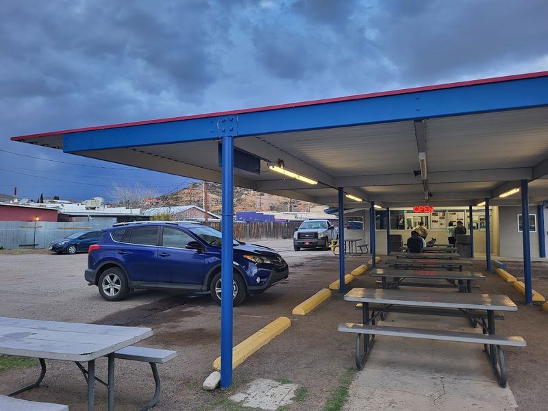 A & B Drive In, Truth or Consequences