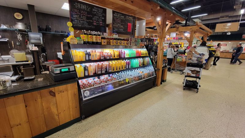 Jarlan's Poultry And BBQ Stand