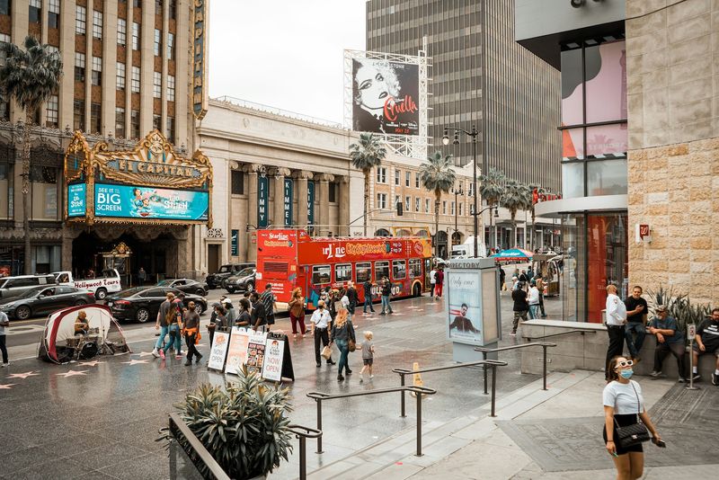 Use Affordable Public Transportation To Reach Fan Events In Los Angeles