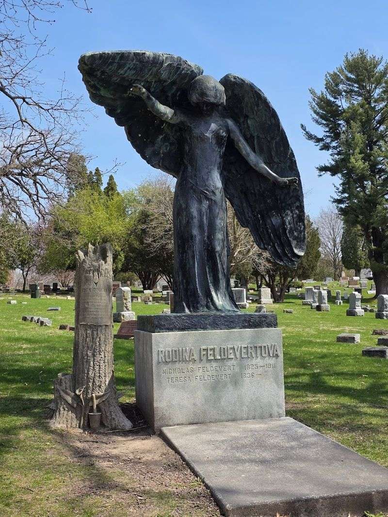 Oakland Cemetery Black Angel, Iowa City