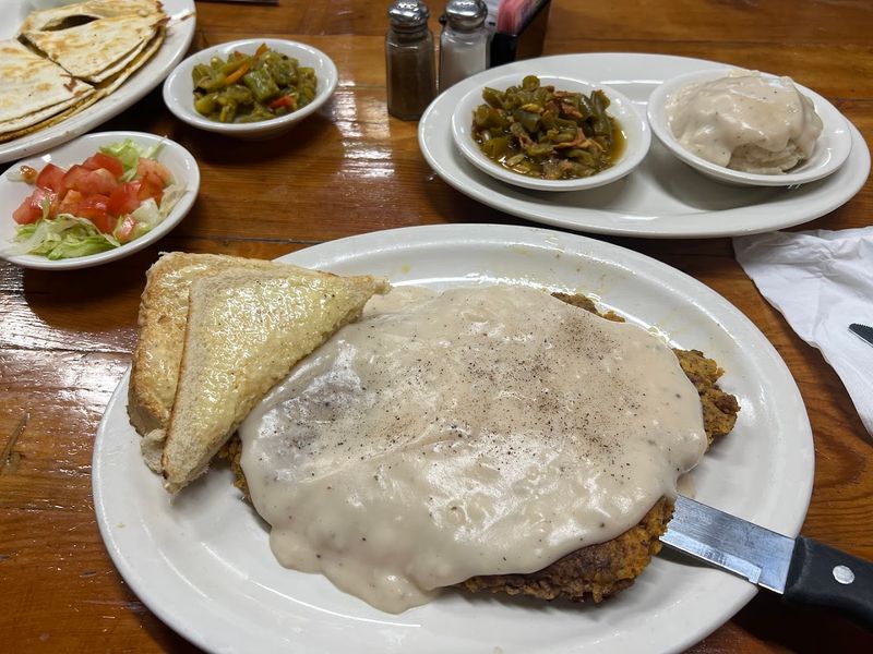 Hearty Plates Match The Homey Setting