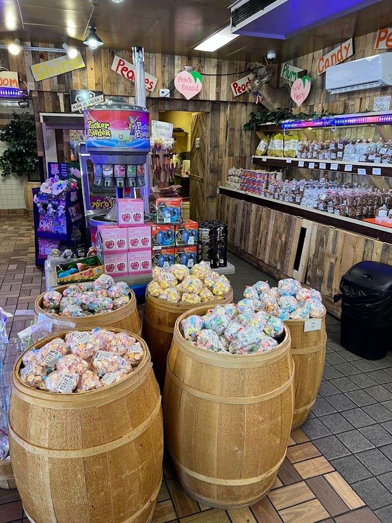 The Peach Club Monthly Subscription That Keeps Georgia Coming To You