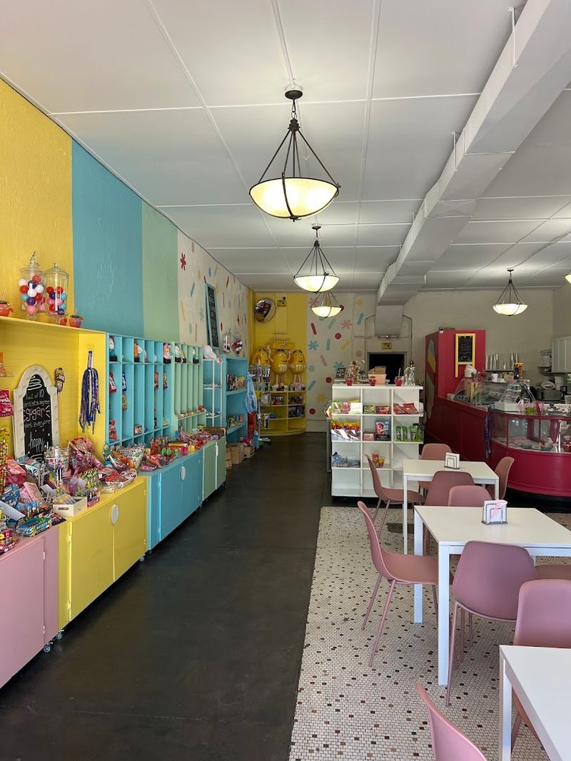 Hey Sugar On Strawberry Hill, Kansas City