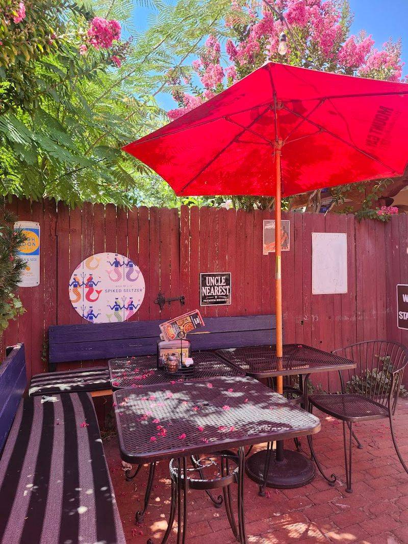 Patio Seating That Keeps Things Relaxed