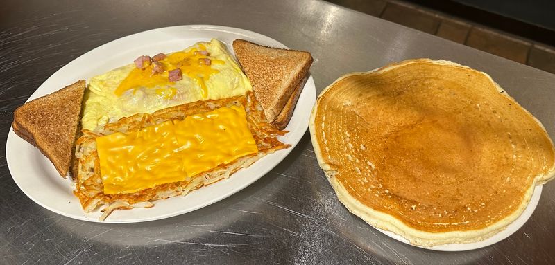 Omelets That Actually Fill The Plate