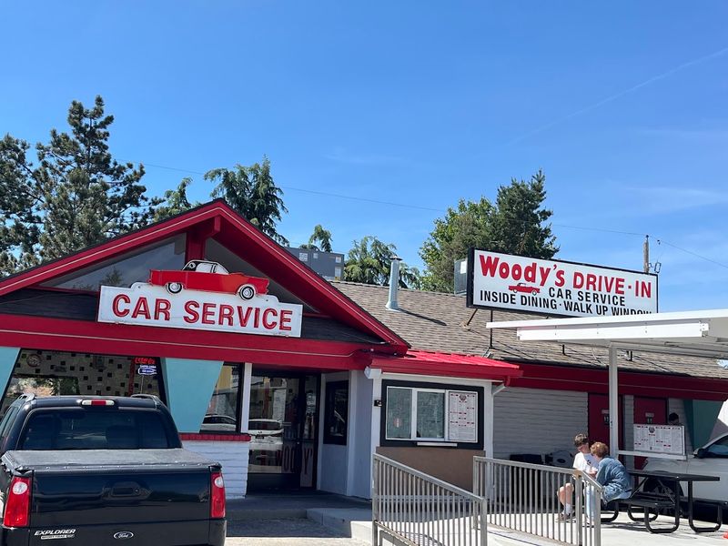 Woody's Drive-In, Murray