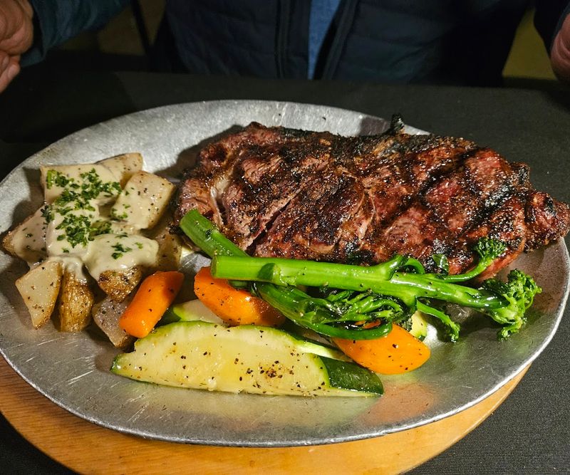 Dinner-Date Plates That Feel Ready For A Special Night