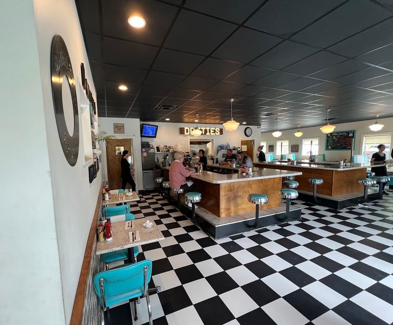 Dottie’s Diner, Woodbury