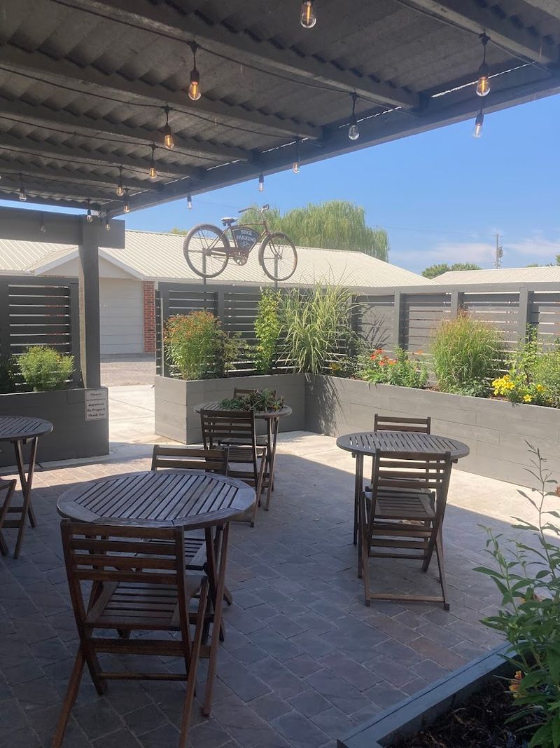 Indoor and Outdoor Seating With A Setup That Actually Works