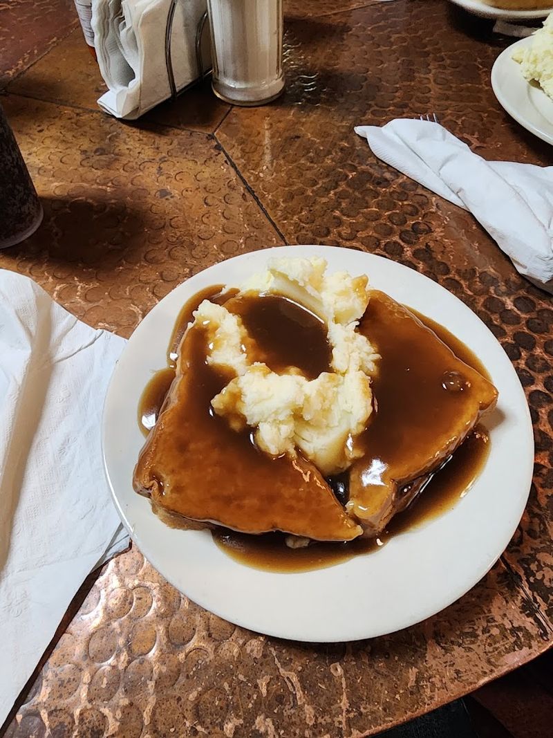 The Hot Roast Beef Sandwich That Earns Every Mile