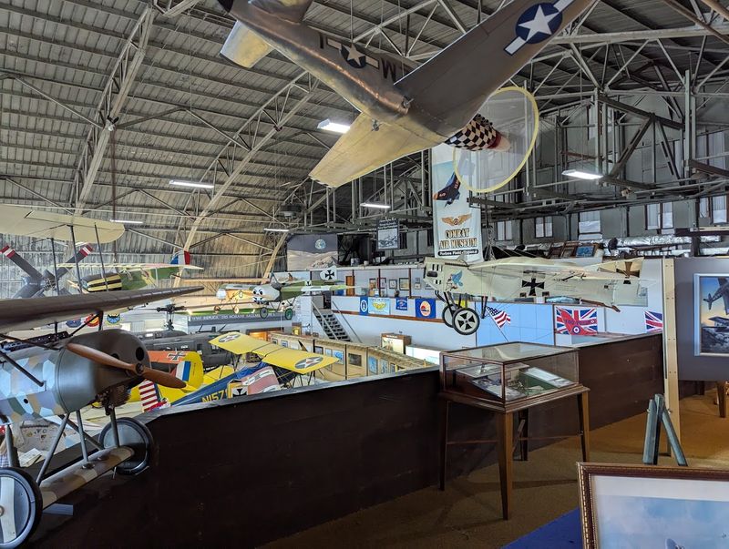 Beautifully Detailed Scale Models And Aviation Art