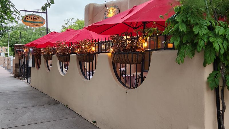 Cozy Corners Made For Slow Dinners