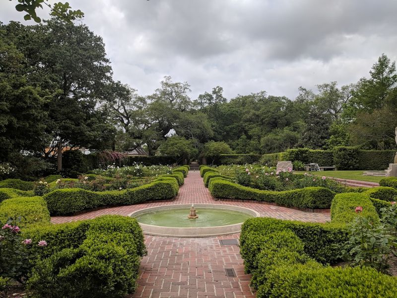 Parterre Rose Garden: Formal Simplicity