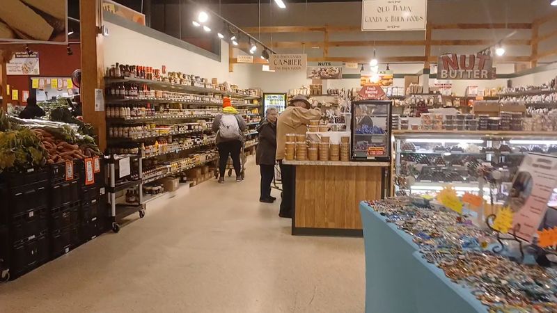Stoltzfus Cheese And Deli Shop