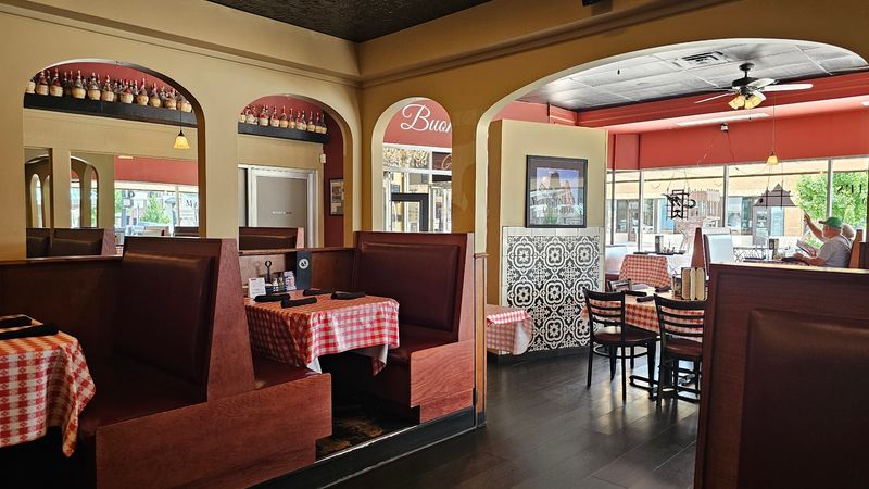 Martinelli's Little Italy, Salina