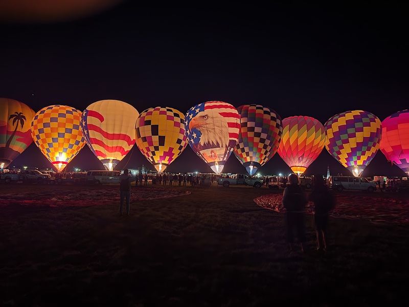 Evening Balloon Glows Give The Park A Second Personality