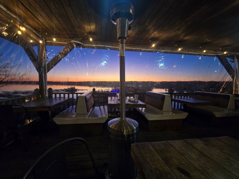 A Waterfront Spot Worth Finding