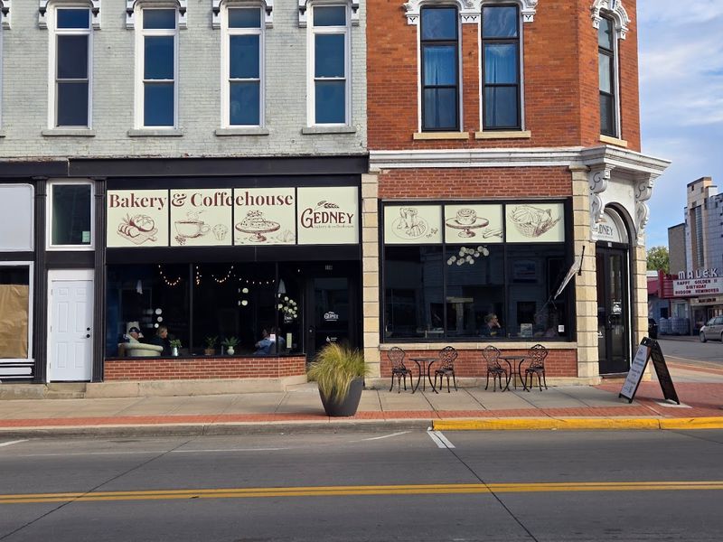 Gedney Bakery & Coffeehouse, Independence