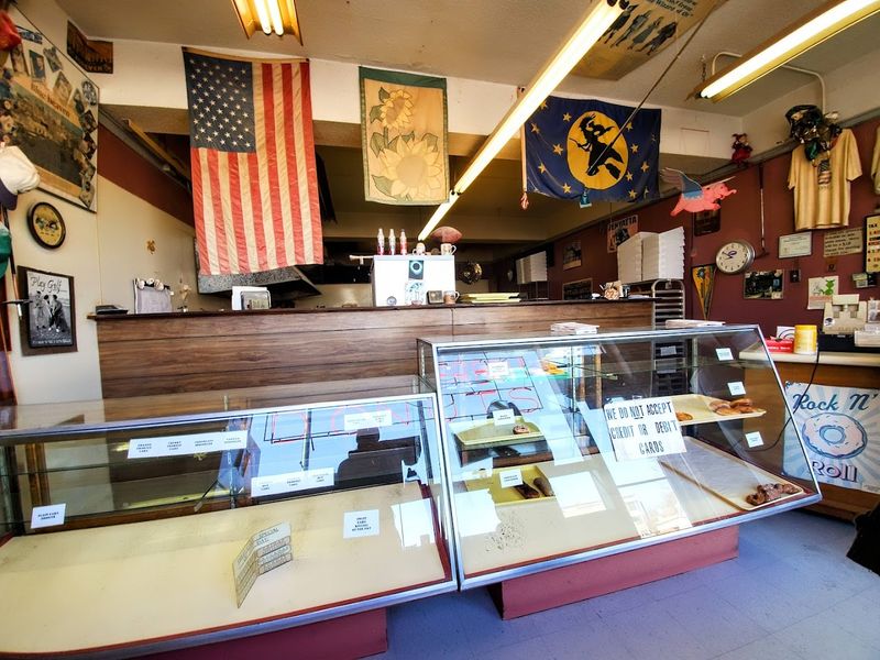 Fluffy Fresh Donuts, Mission