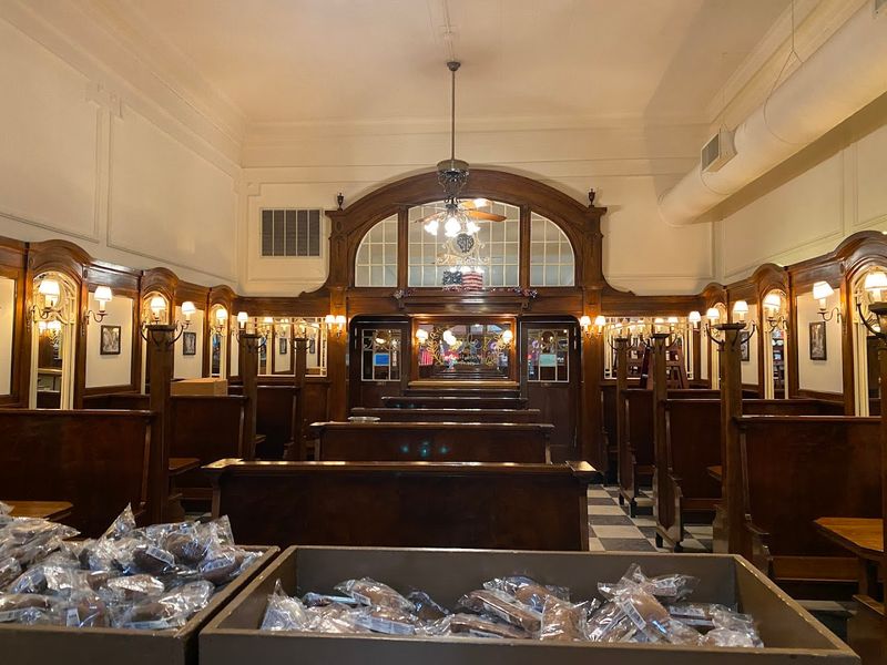 Why Beerntsen's Belongs On Every Wisconsin Travel List
