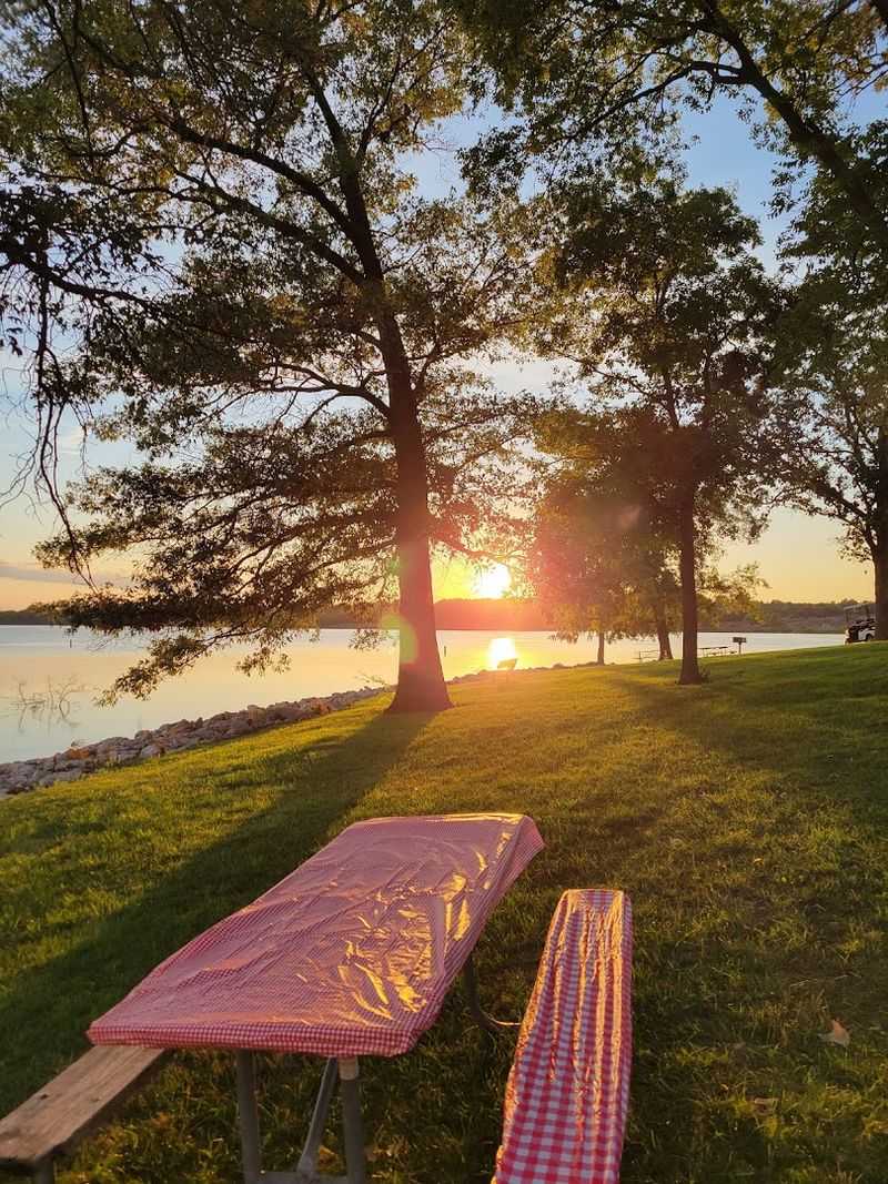 Lake Icaria, Corning