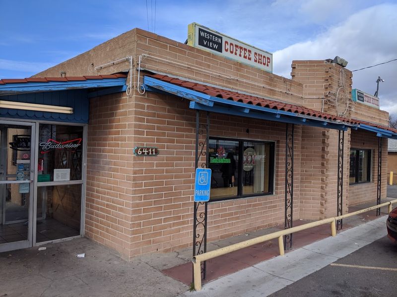 Central Avenue Roadside Setting