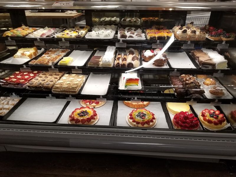 Bakery Offers Seasonal King Cakes