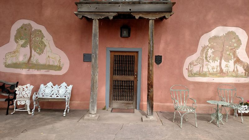 Peaceful Courtyards With Creative History