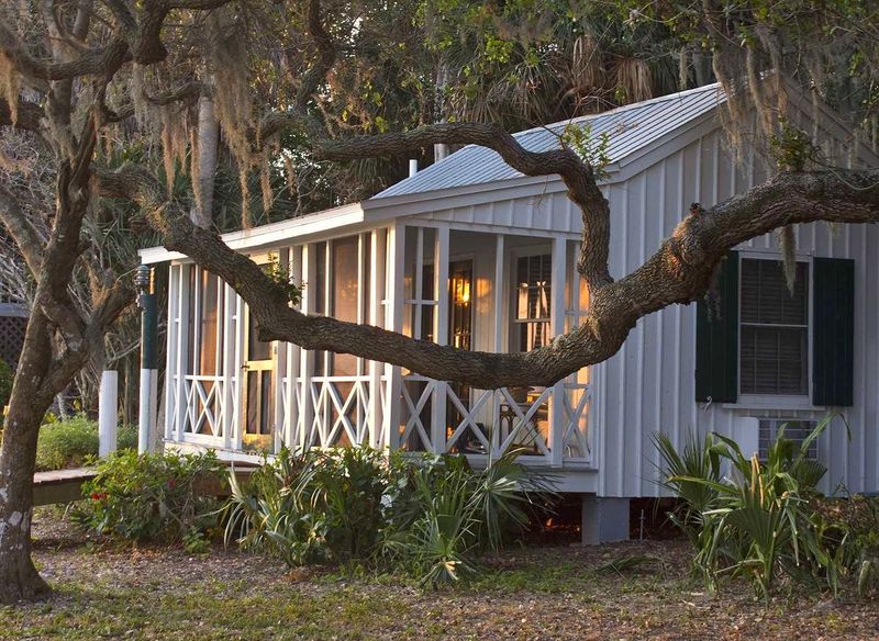 Cabbage Key Inn & Restaurant