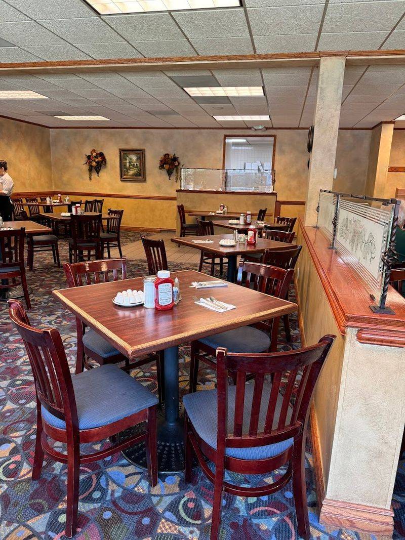 A Room Full Of Regulars Tells You Everything You Need To Know