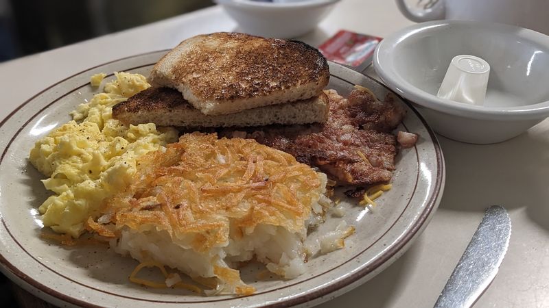 Why This Breakfast Counter Earns Its Crowd