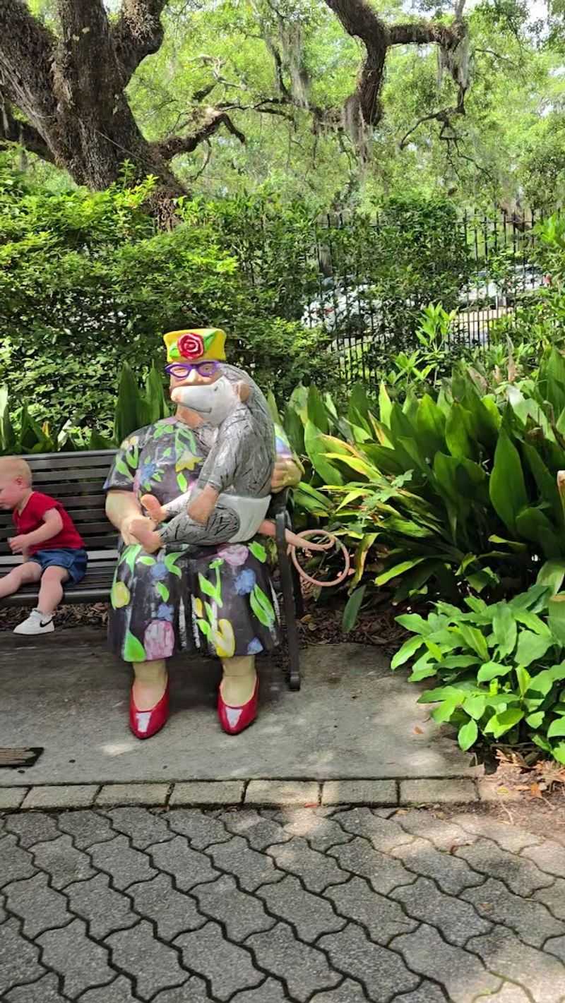 Local Characters And Park Culture